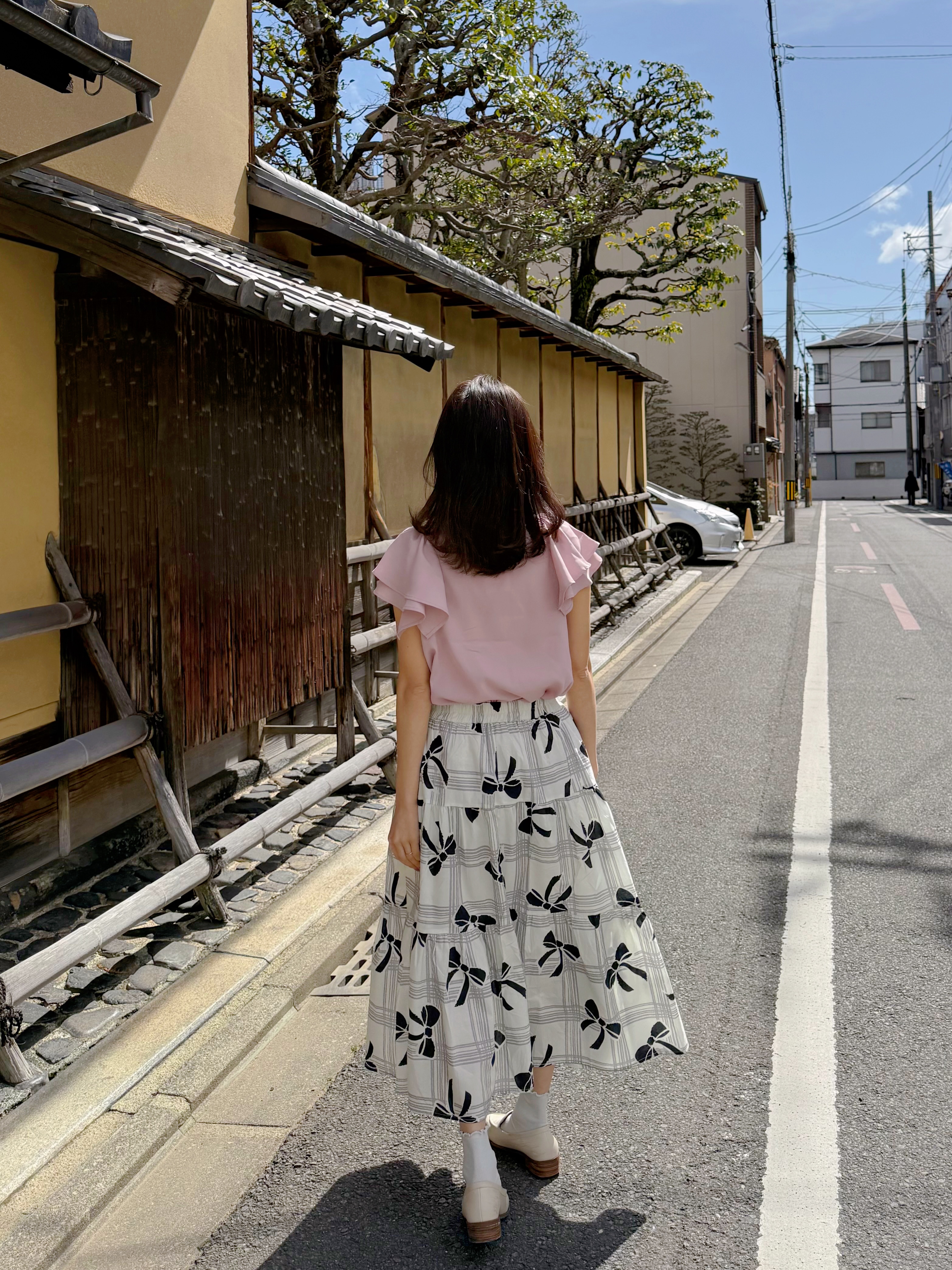 淨色珍珠領飄飄傘袖雪紡上衣