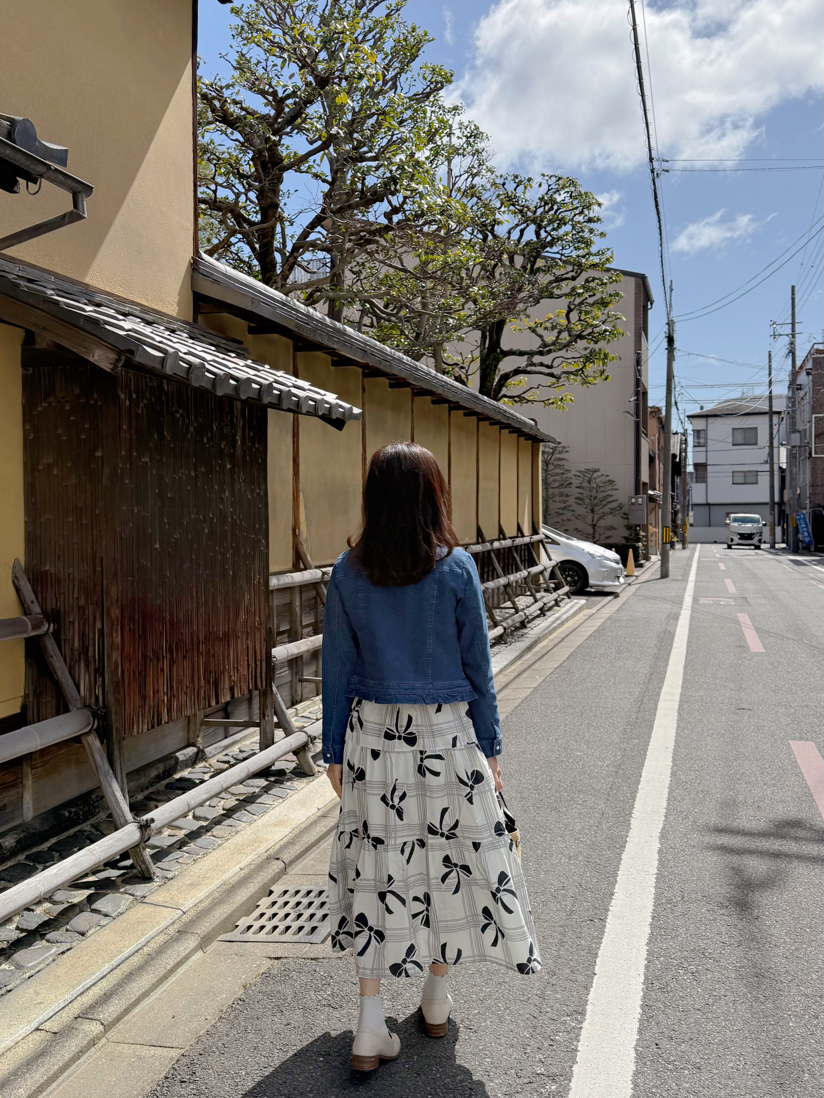 波浪壓摺拉鍊牛仔外套