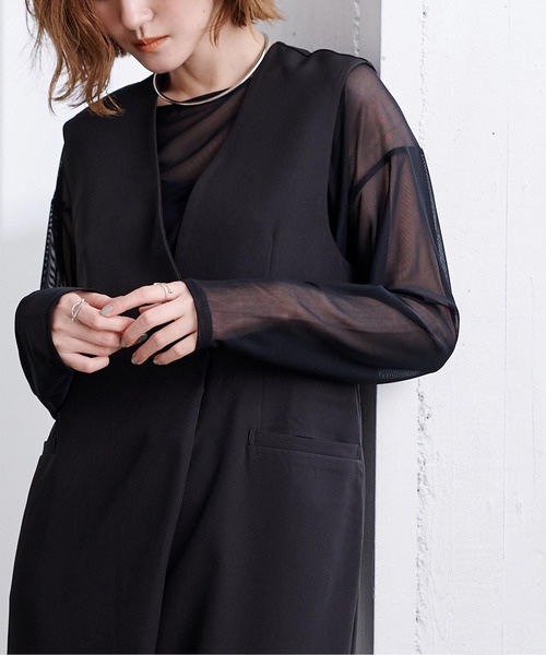 半透款寬領上衣