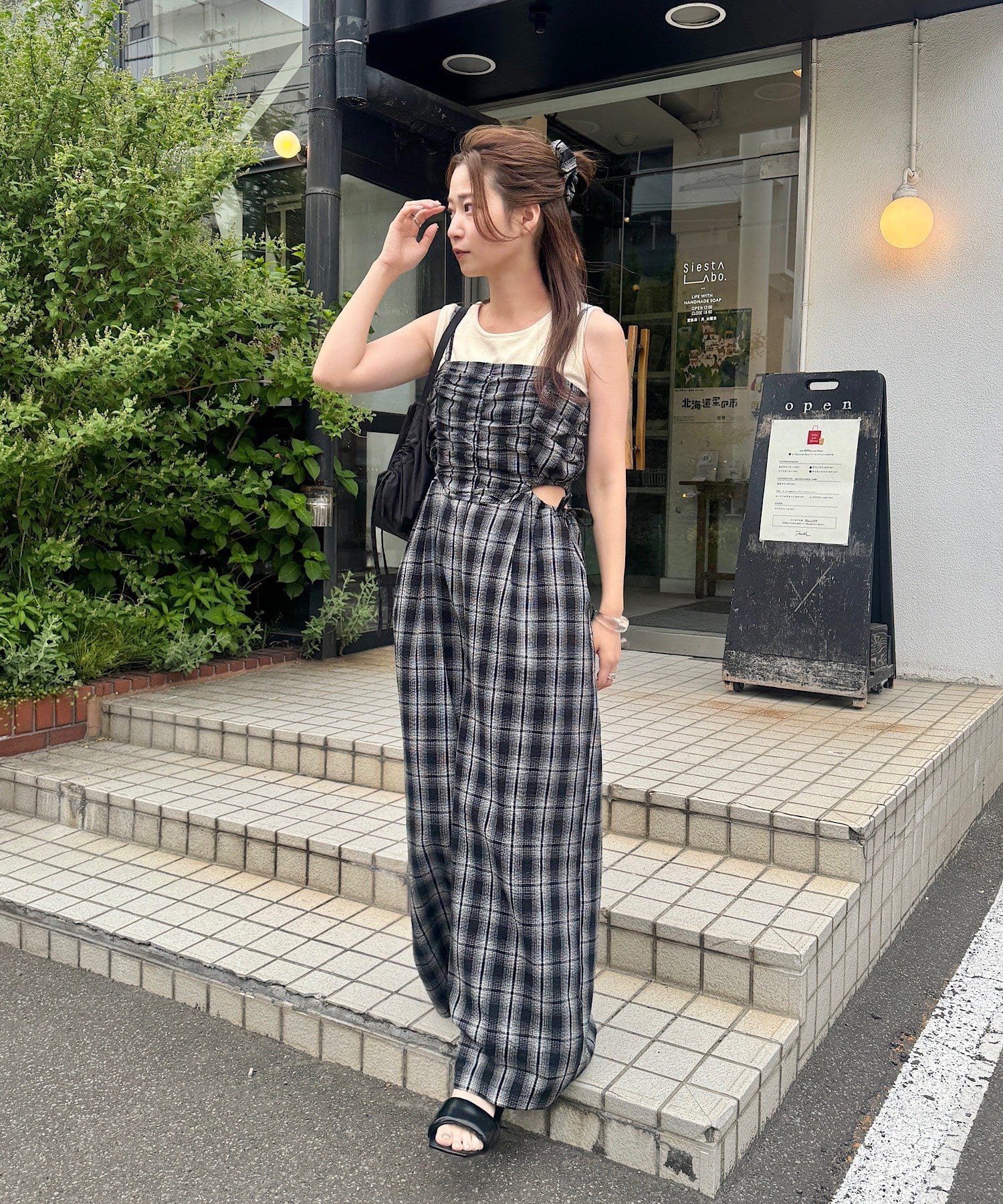 黑白格吊帶連身褲 + 髮圈套裝