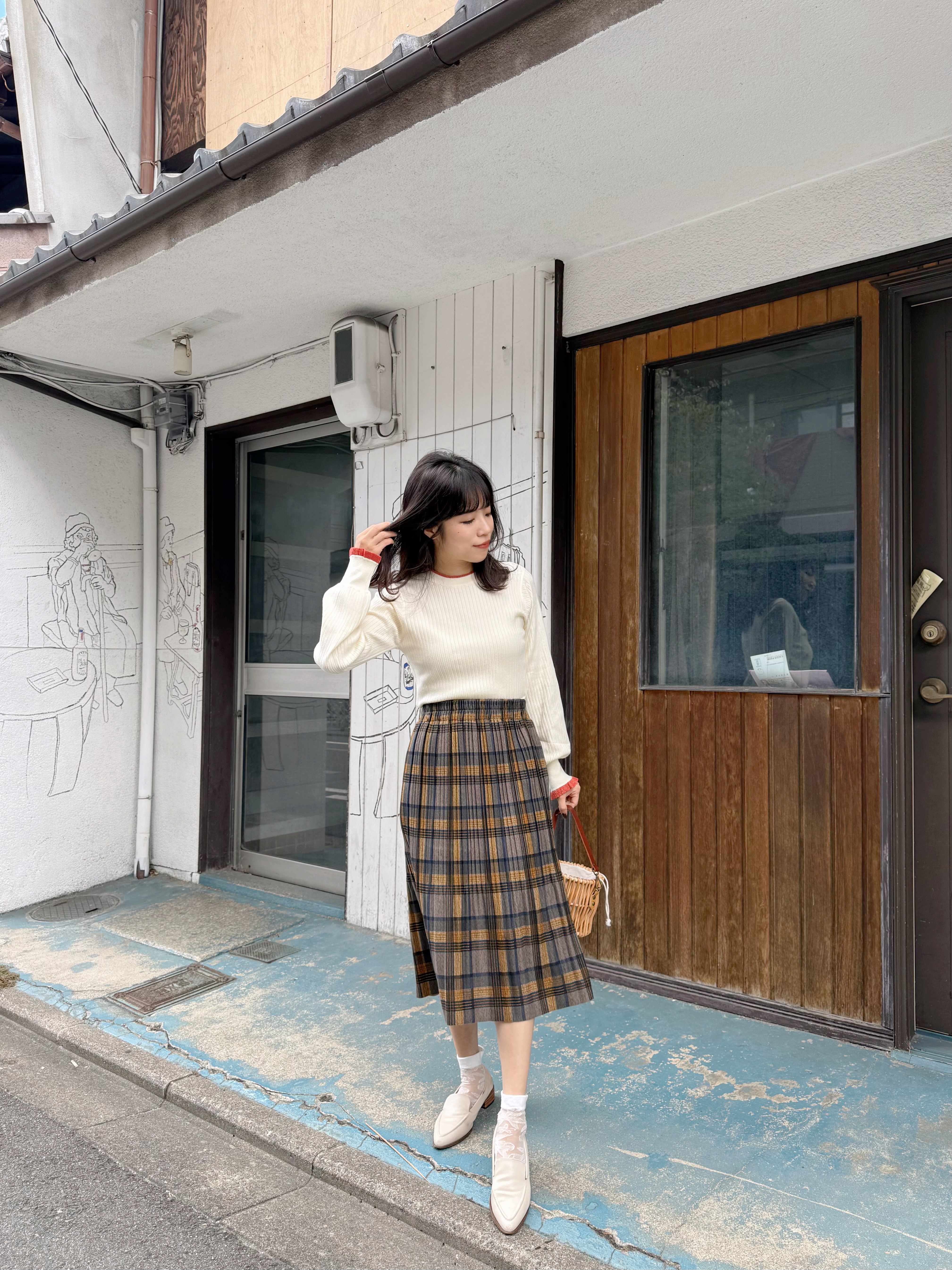 14色•領位微閃拼色泡泡袖針織上衣