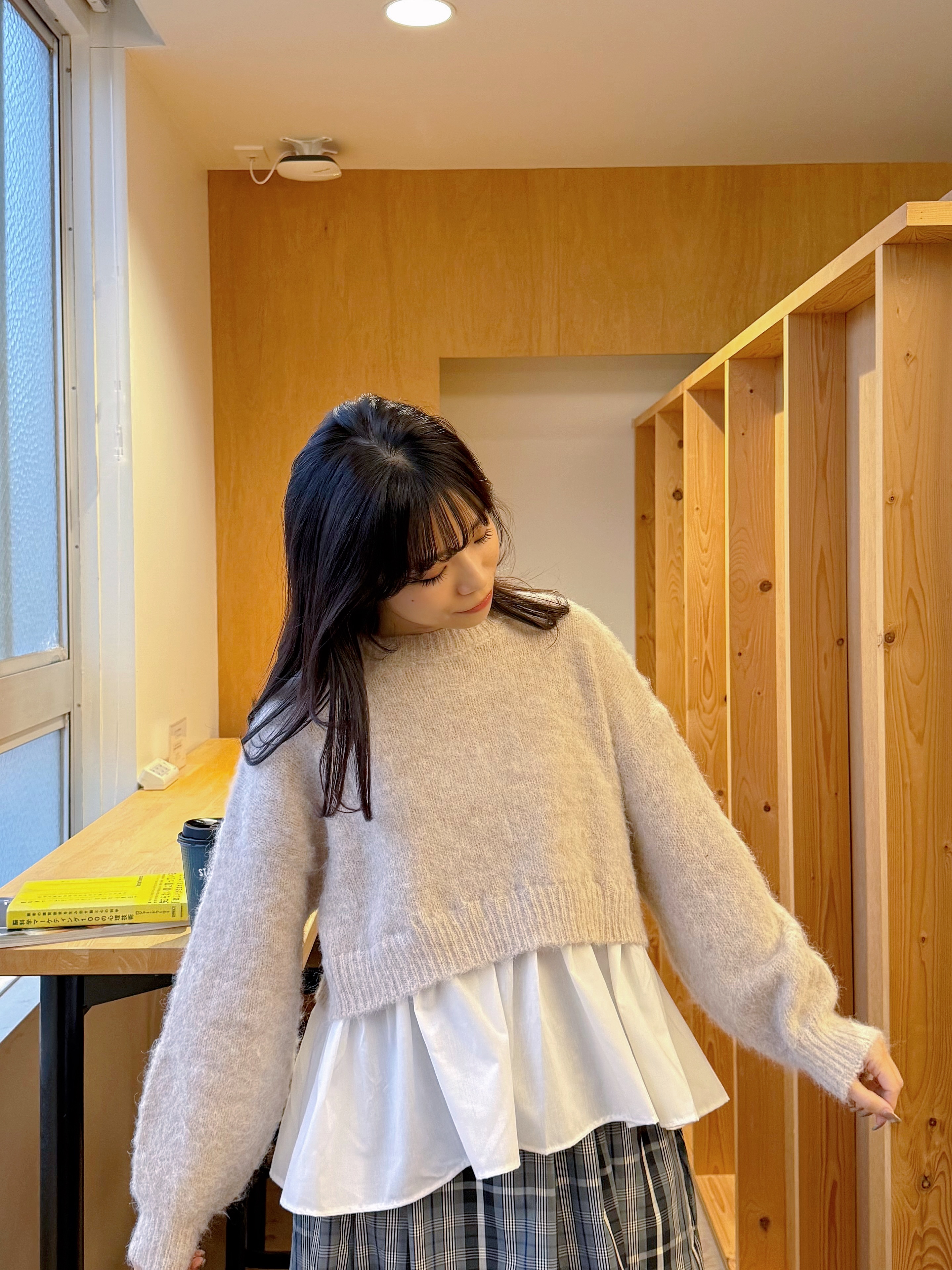 2色•絲絨蝴蝶結傘擺冷衫