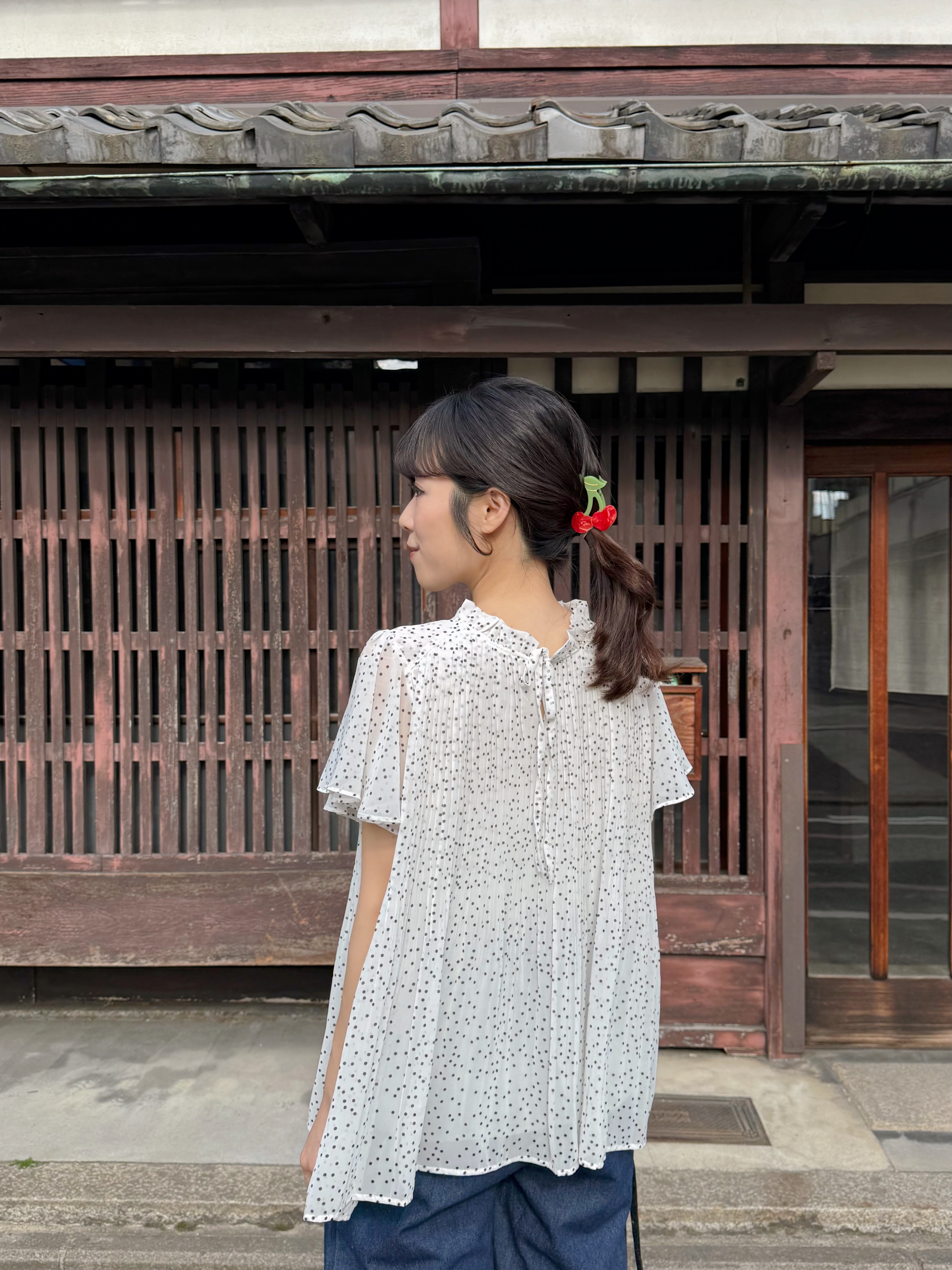 百褶波點雪紡上衣