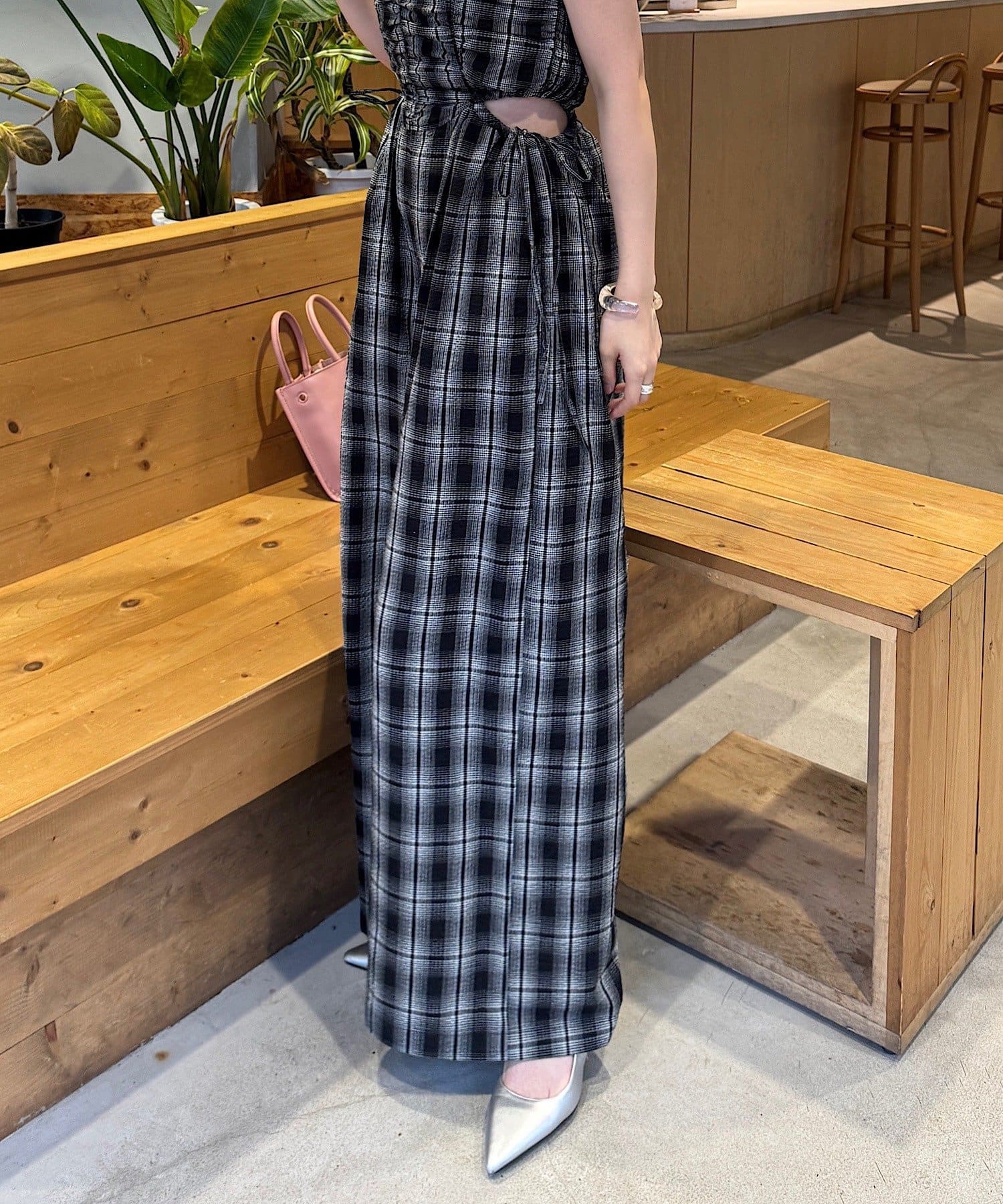 黑白格吊帶連身褲 + 髮圈套裝