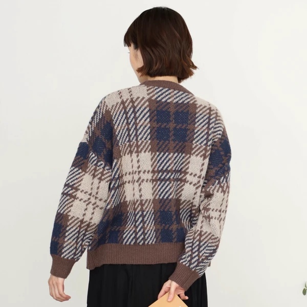 英倫格紋拼色冷衫