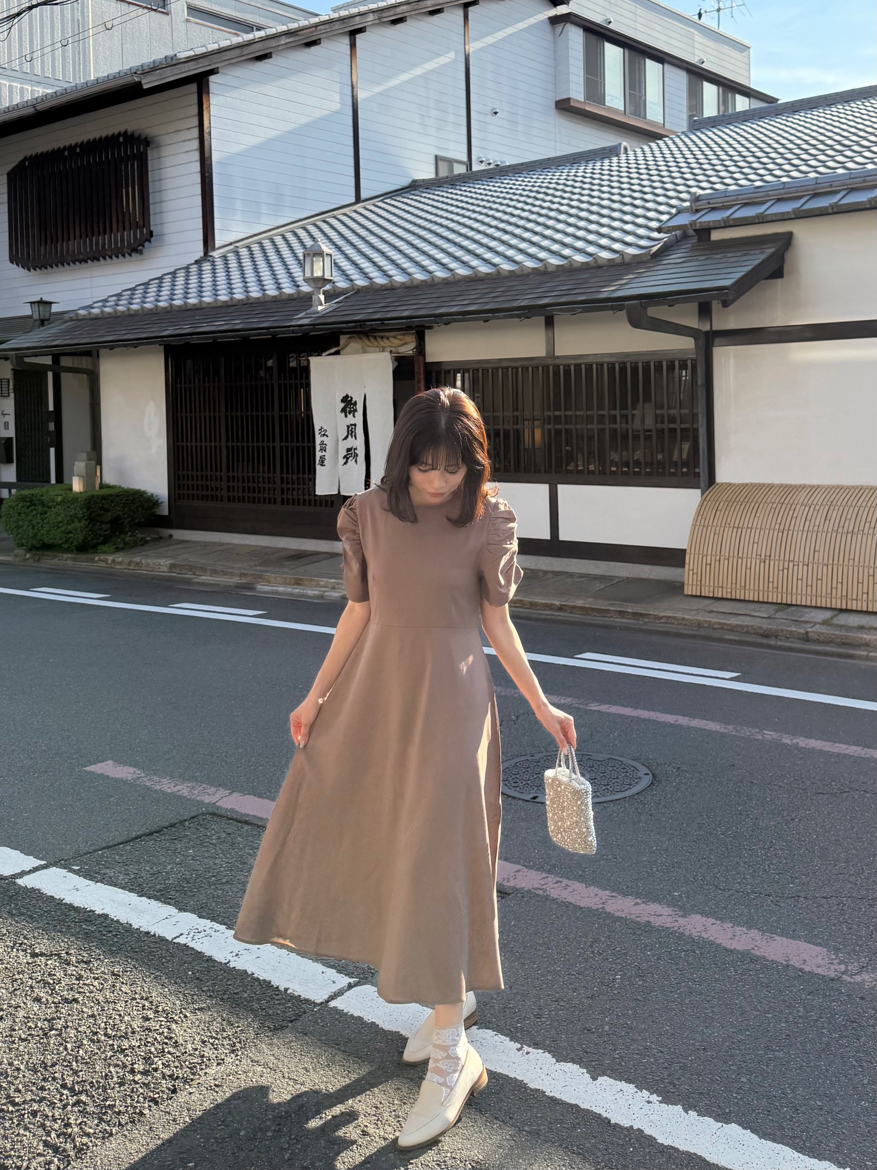 2色•淨色簡約公主袖修腰連身裙