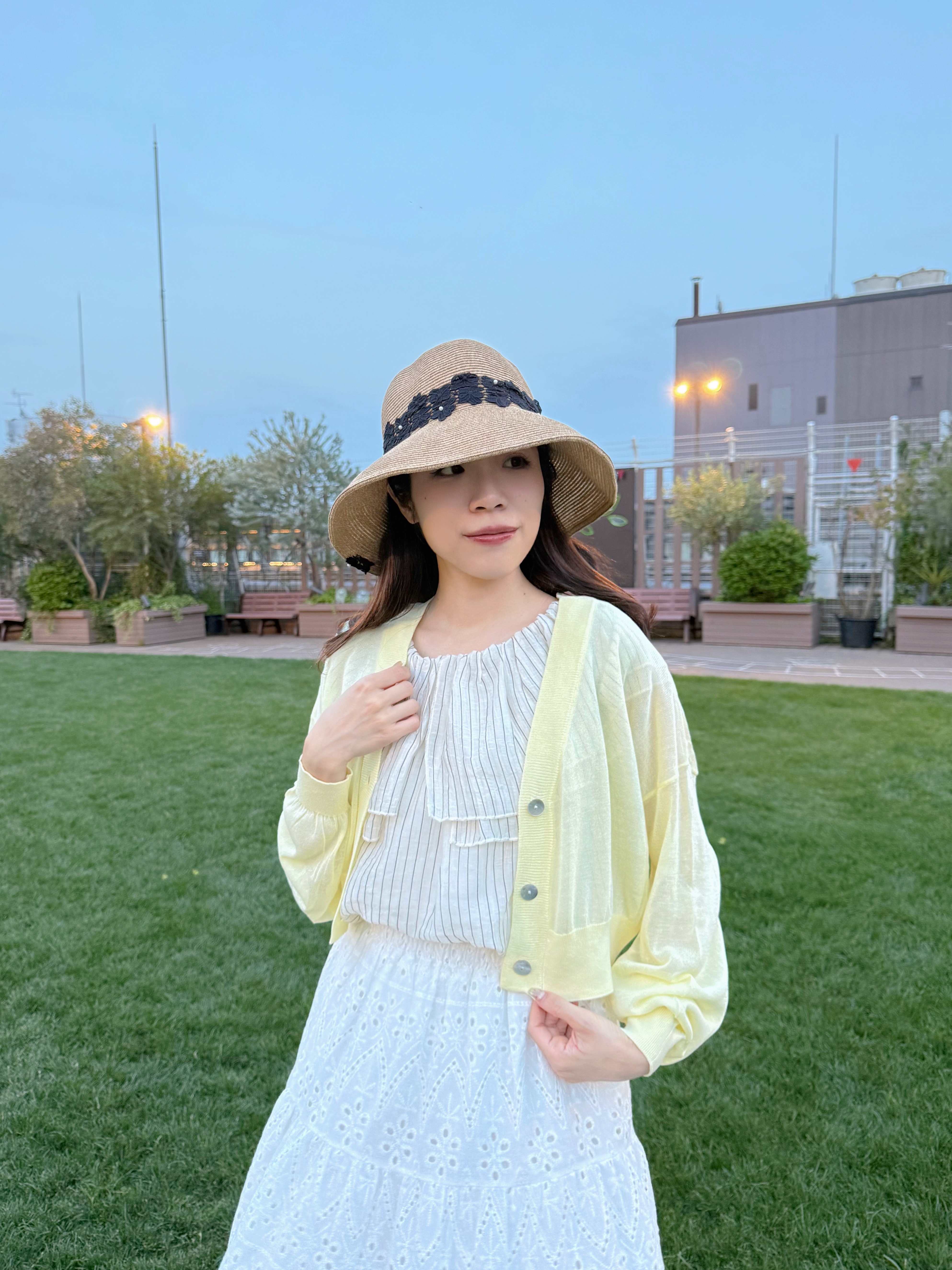 淨色薄款針織外套