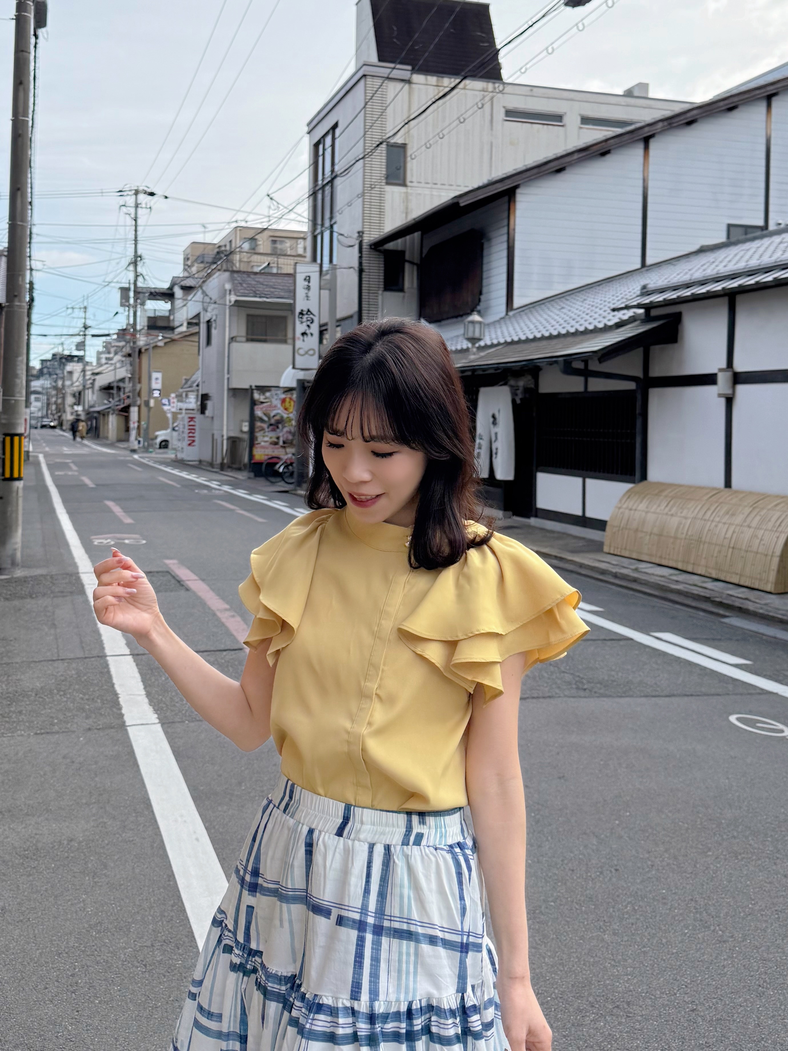 2色•淨色珍珠領飄飄傘袖雪紡上衣