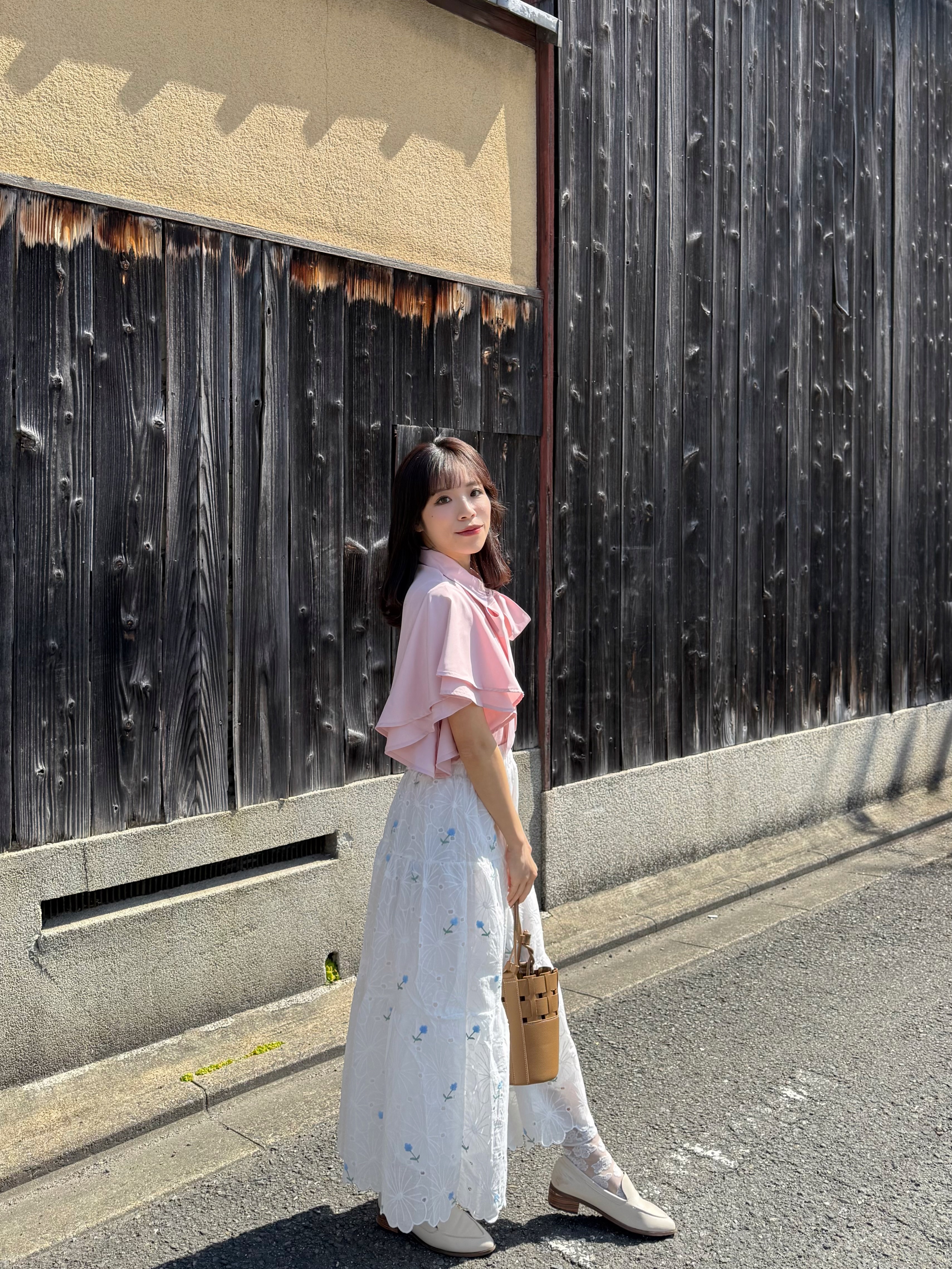 2色•刺繡小花鏤空長款半身裙