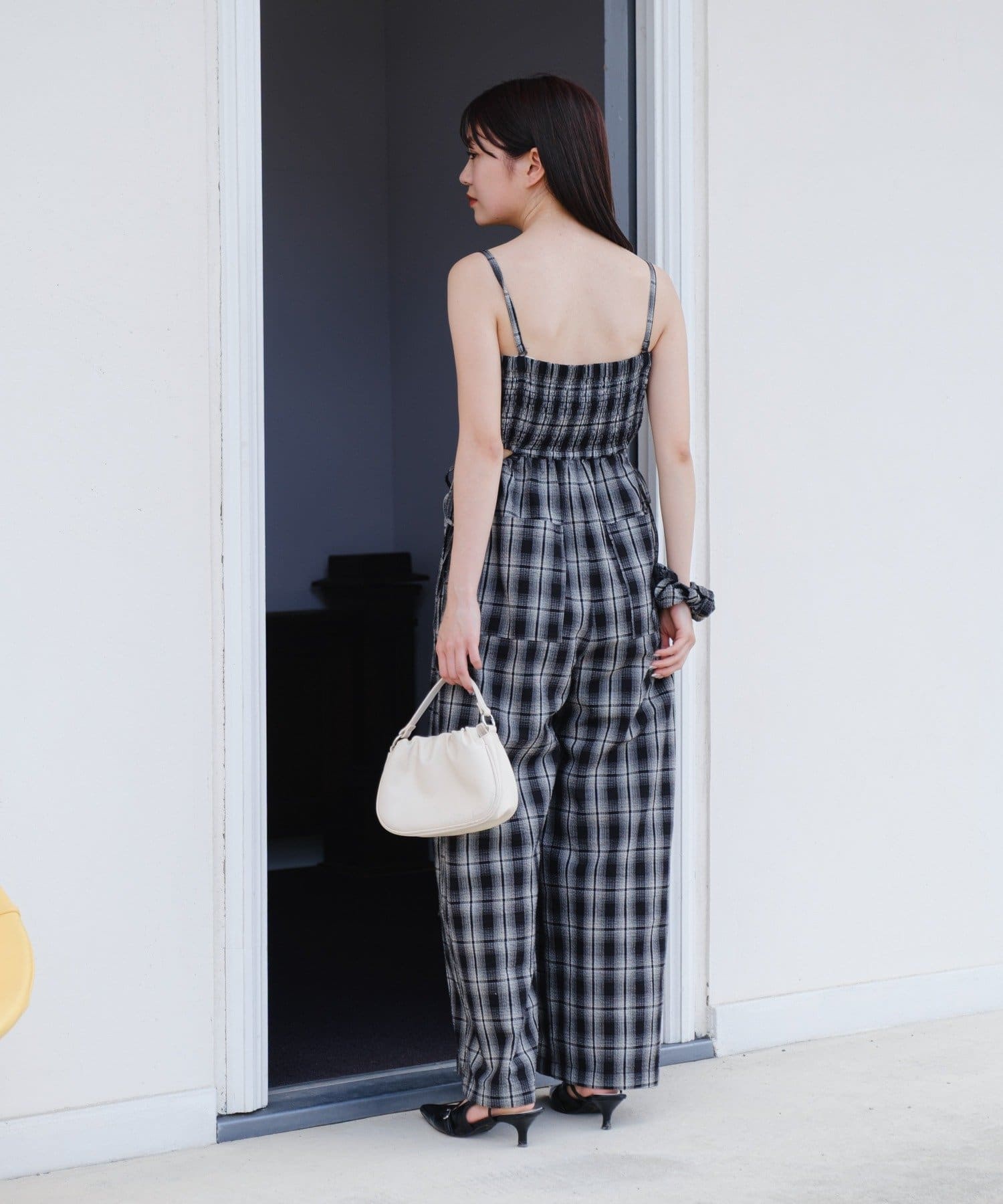 黑白格吊帶連身褲 + 髮圈套裝