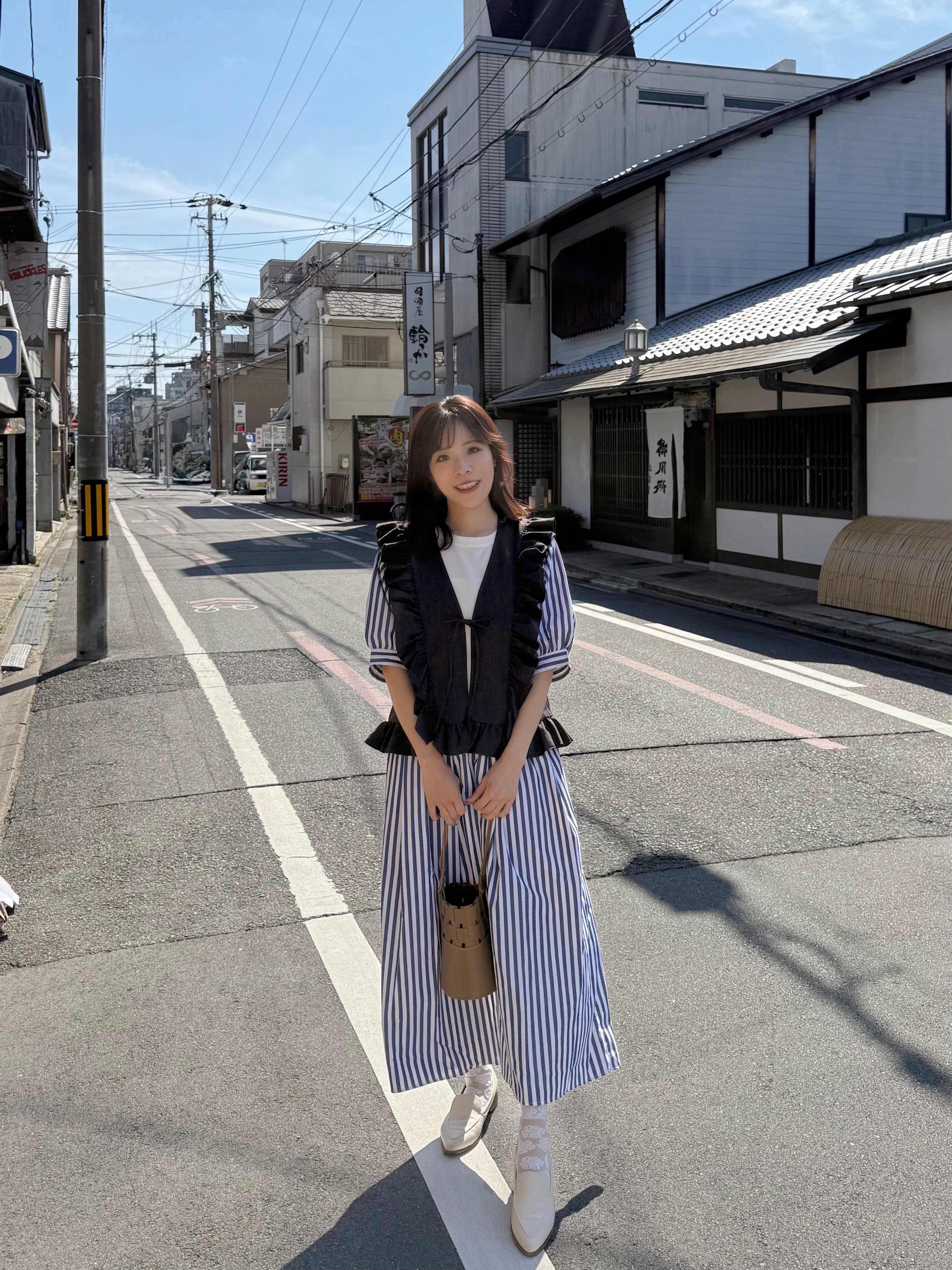 2色•波浪邊蝴蝶結背心