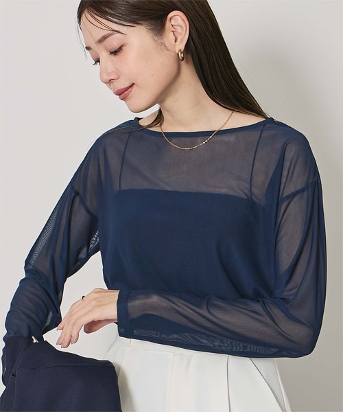 半透款寬領上衣