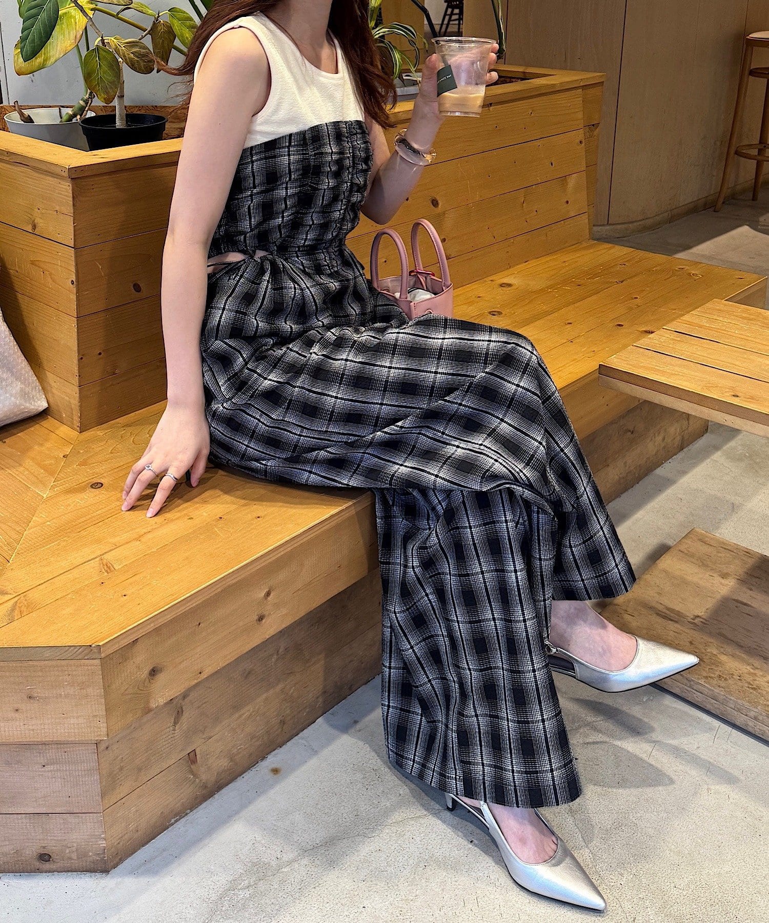 黑白格吊帶連身褲 + 髮圈套裝