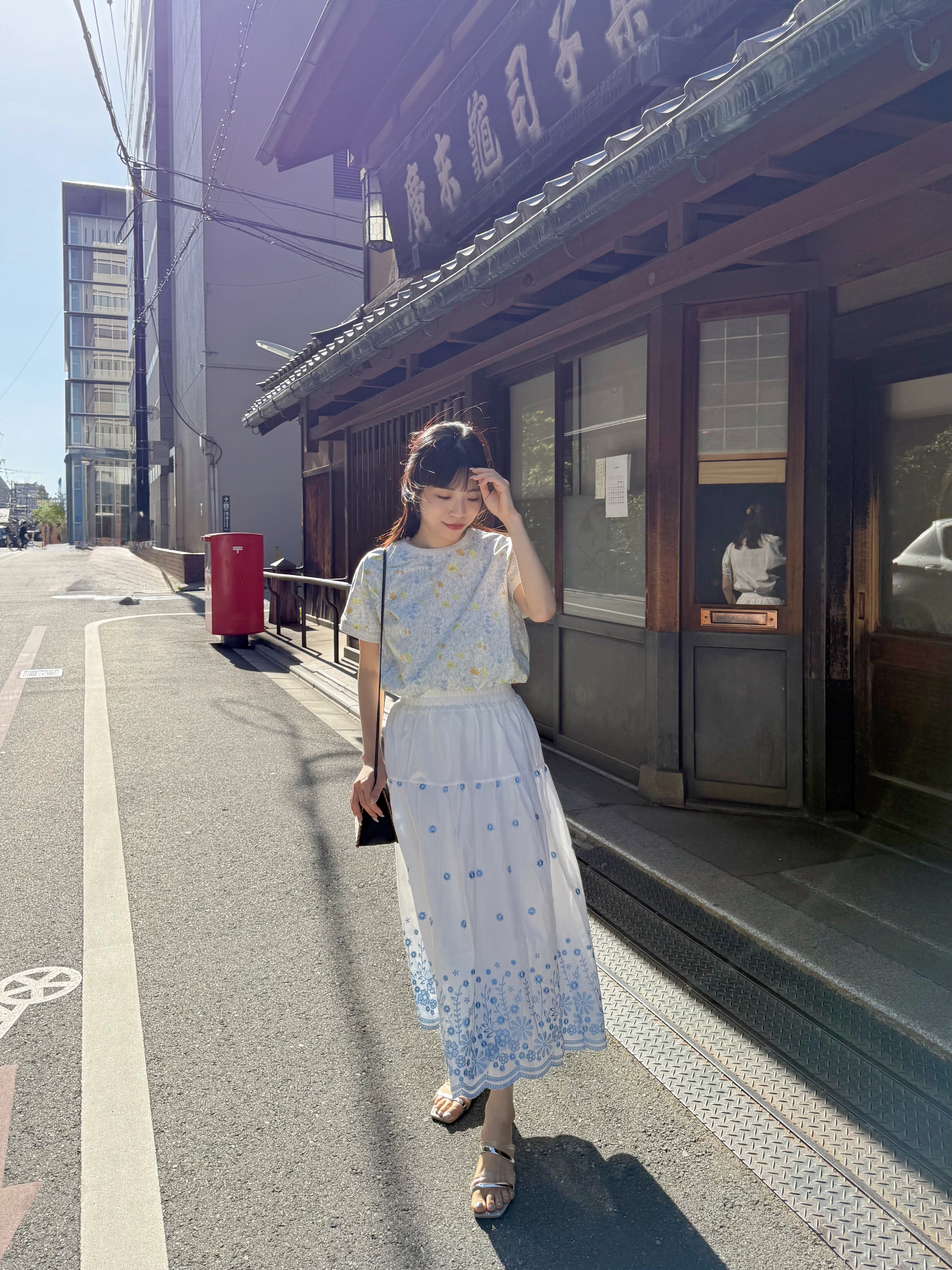 淡色清新花花上衣