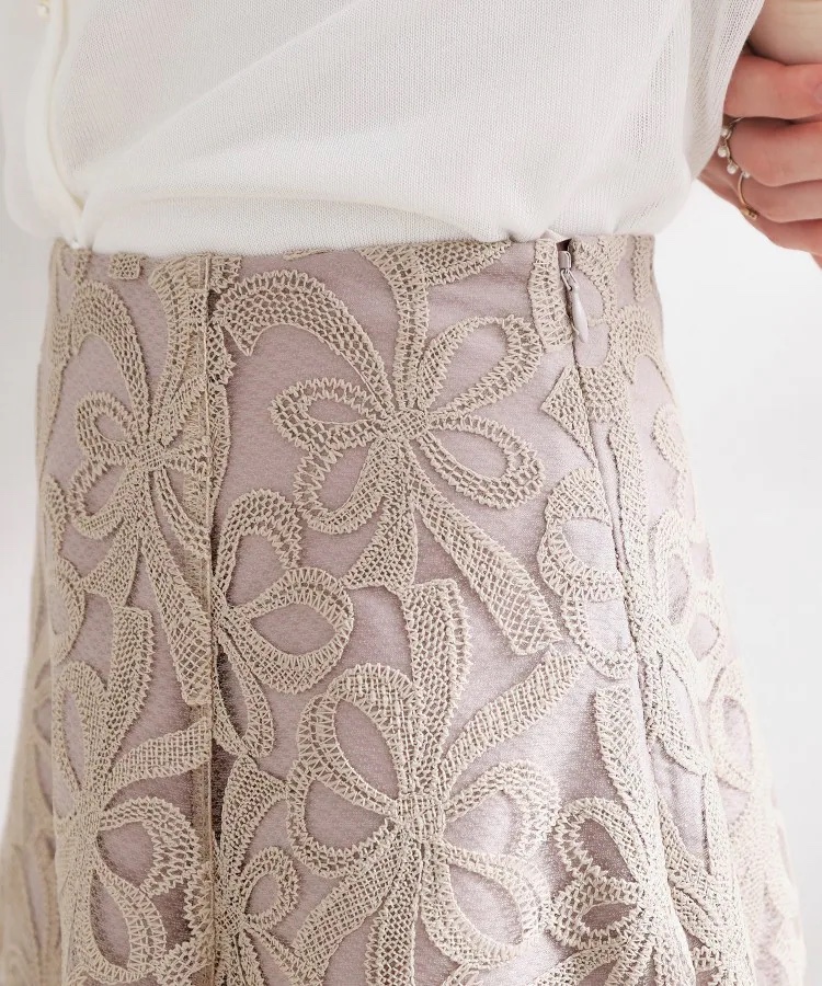 3色•蝴蝶結刺繡蕾絲高腰裙
