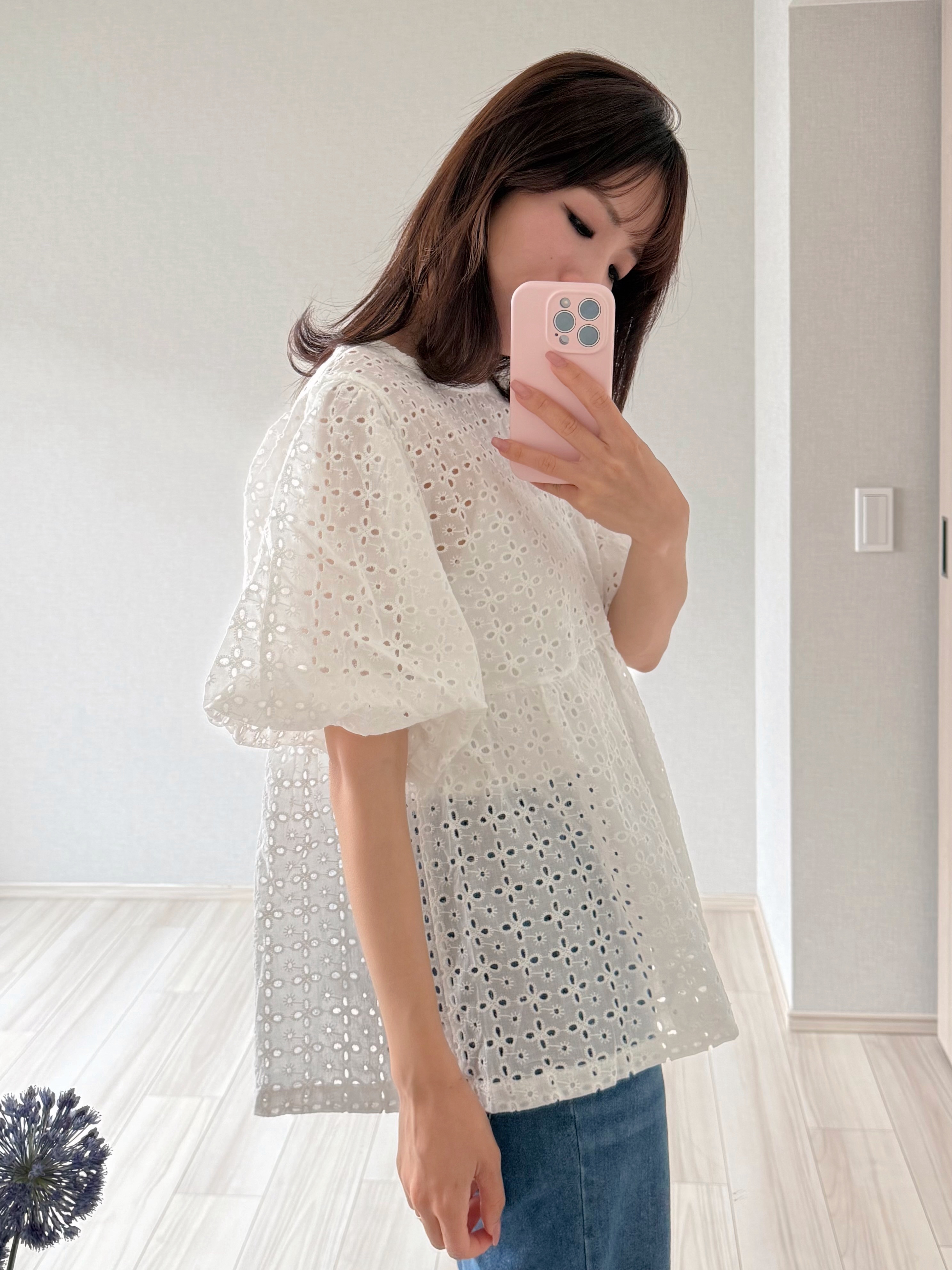 2色•泡泡袖刺繡鏤空綿上衣