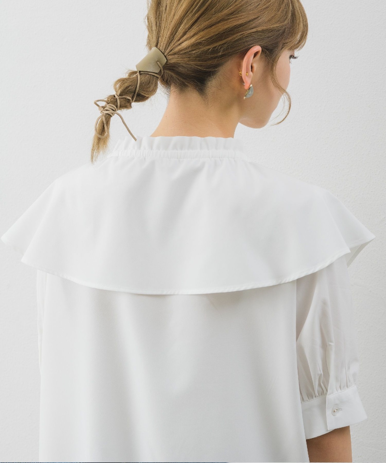 Sale•白色大領雪紡恤衫