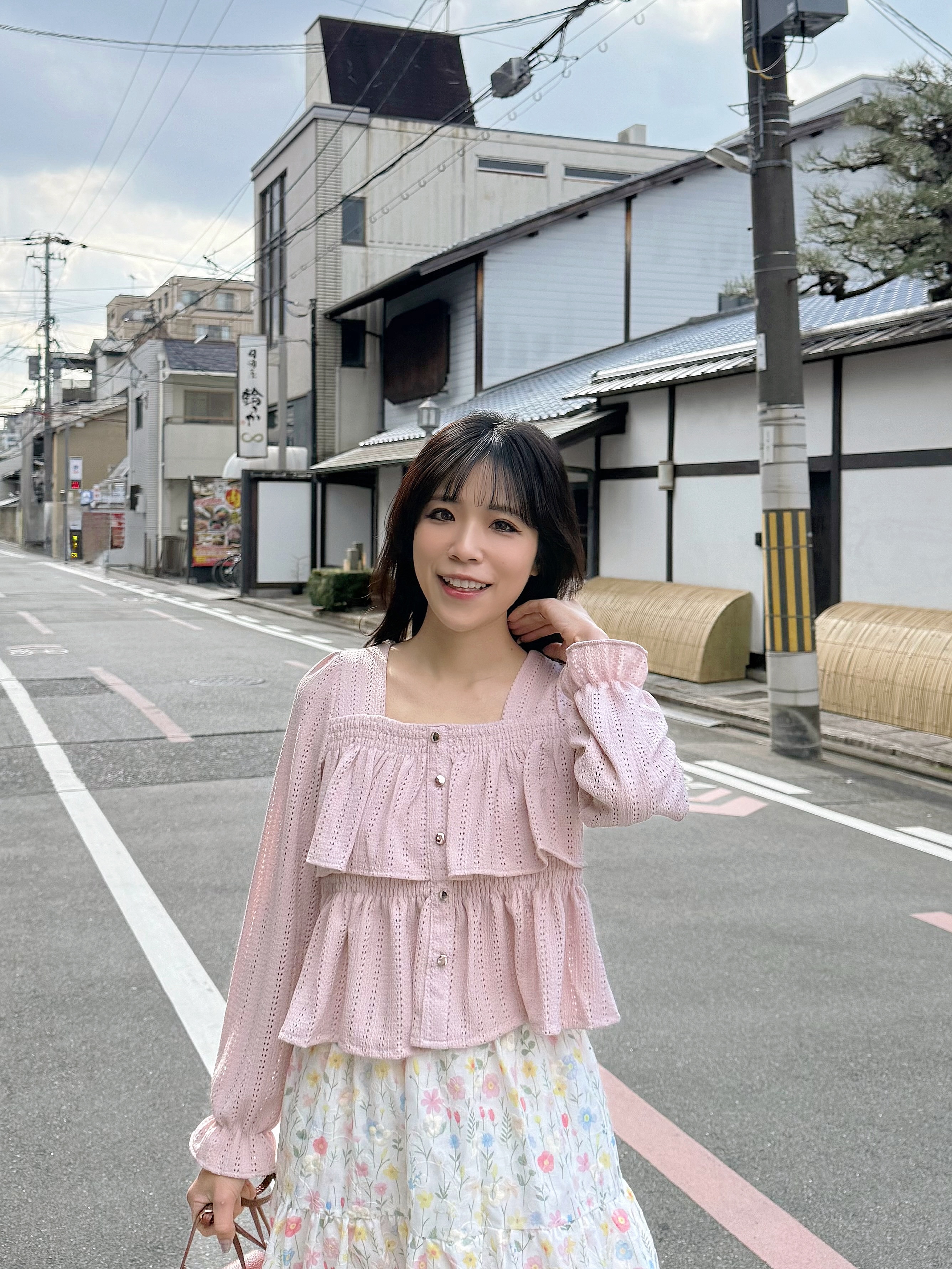 方領波浪層次上衣