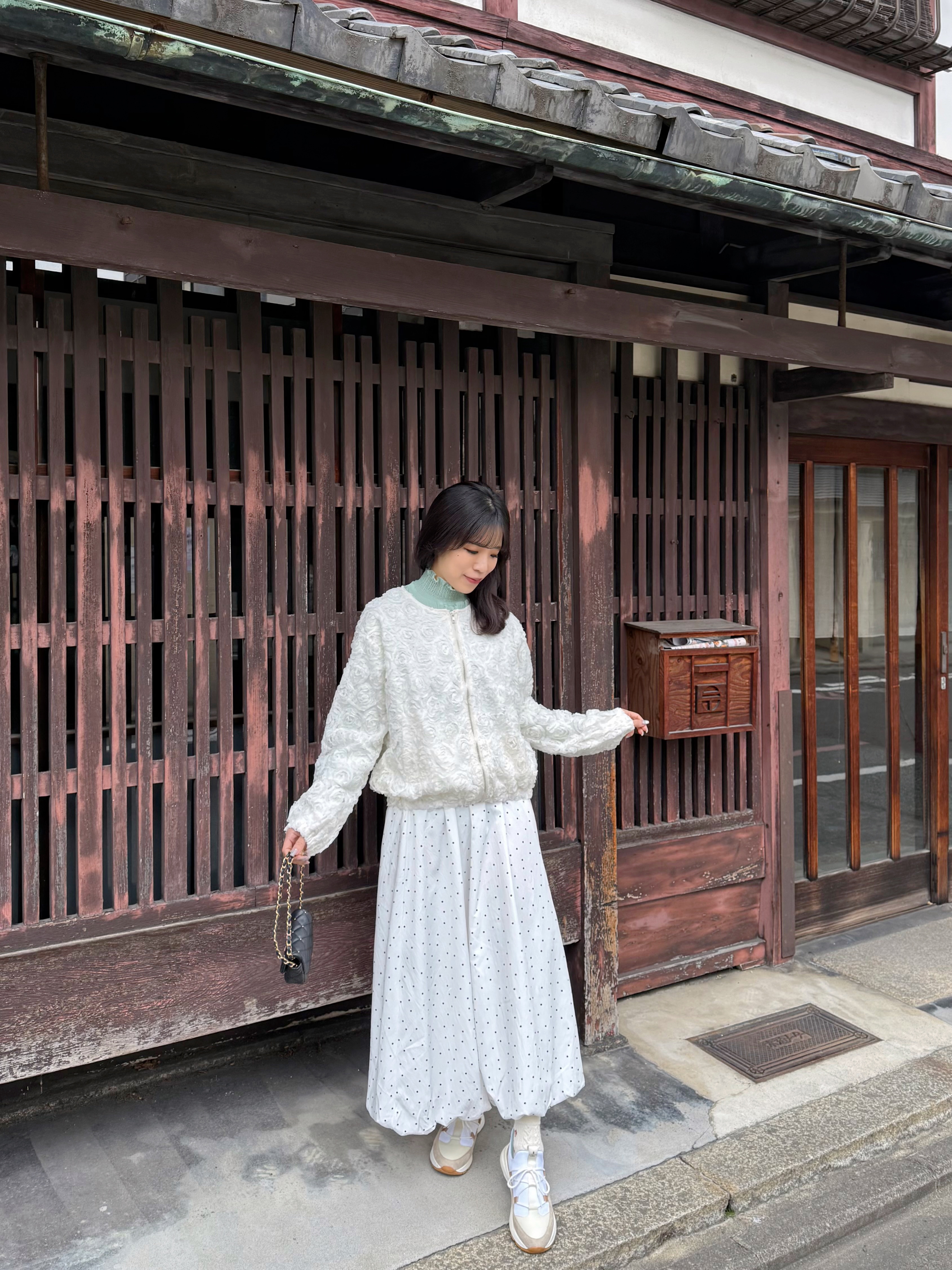 立體花花雪紡圓領拉鍊外套