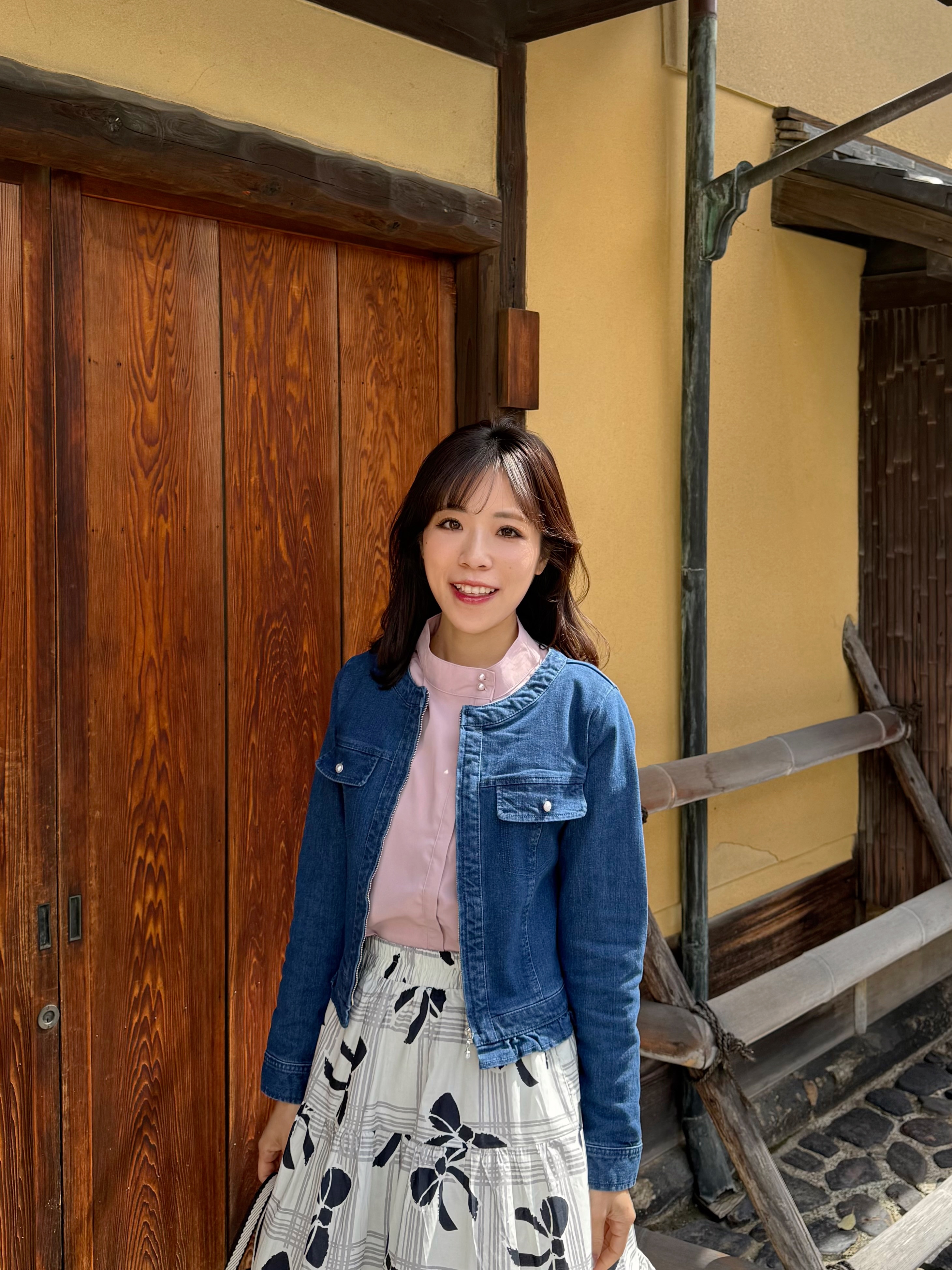 波浪壓摺拉鍊牛仔外套