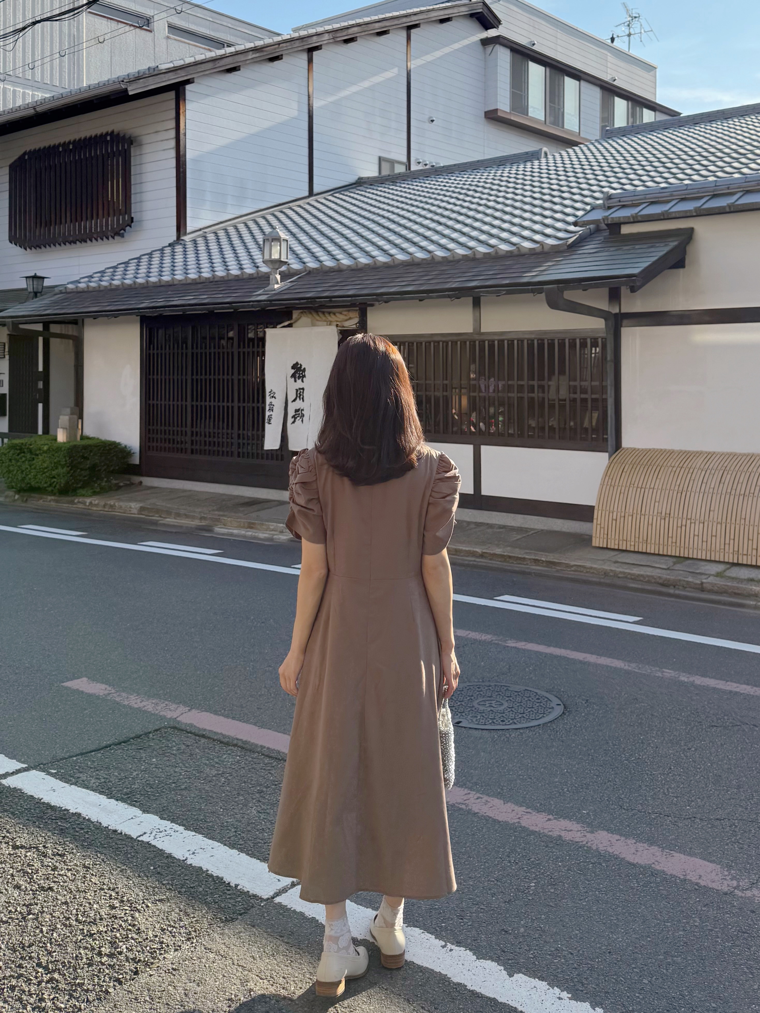 2色•淨色簡約公主袖修腰連身裙