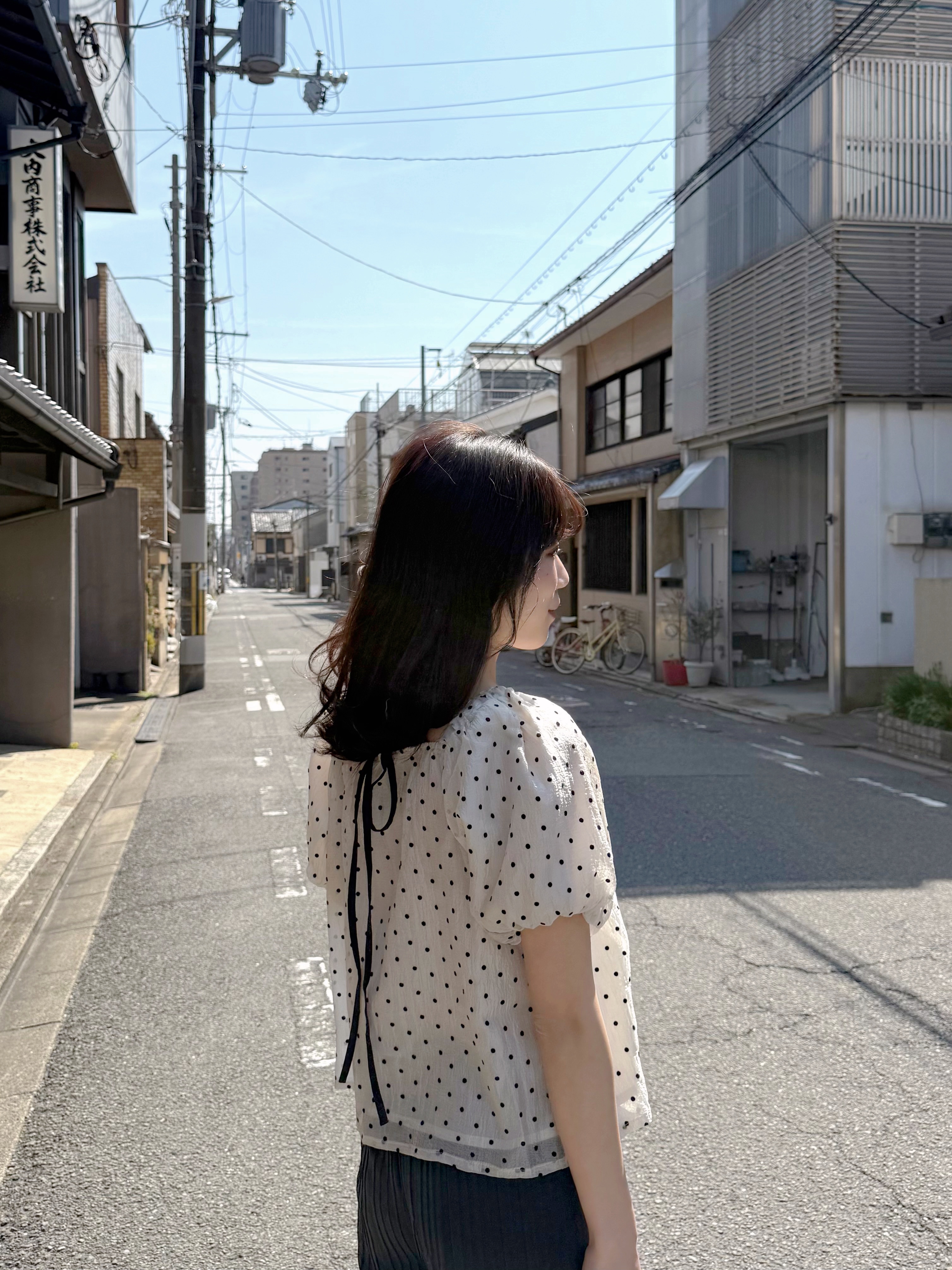 波點方領泡泡袖雪紡上衣