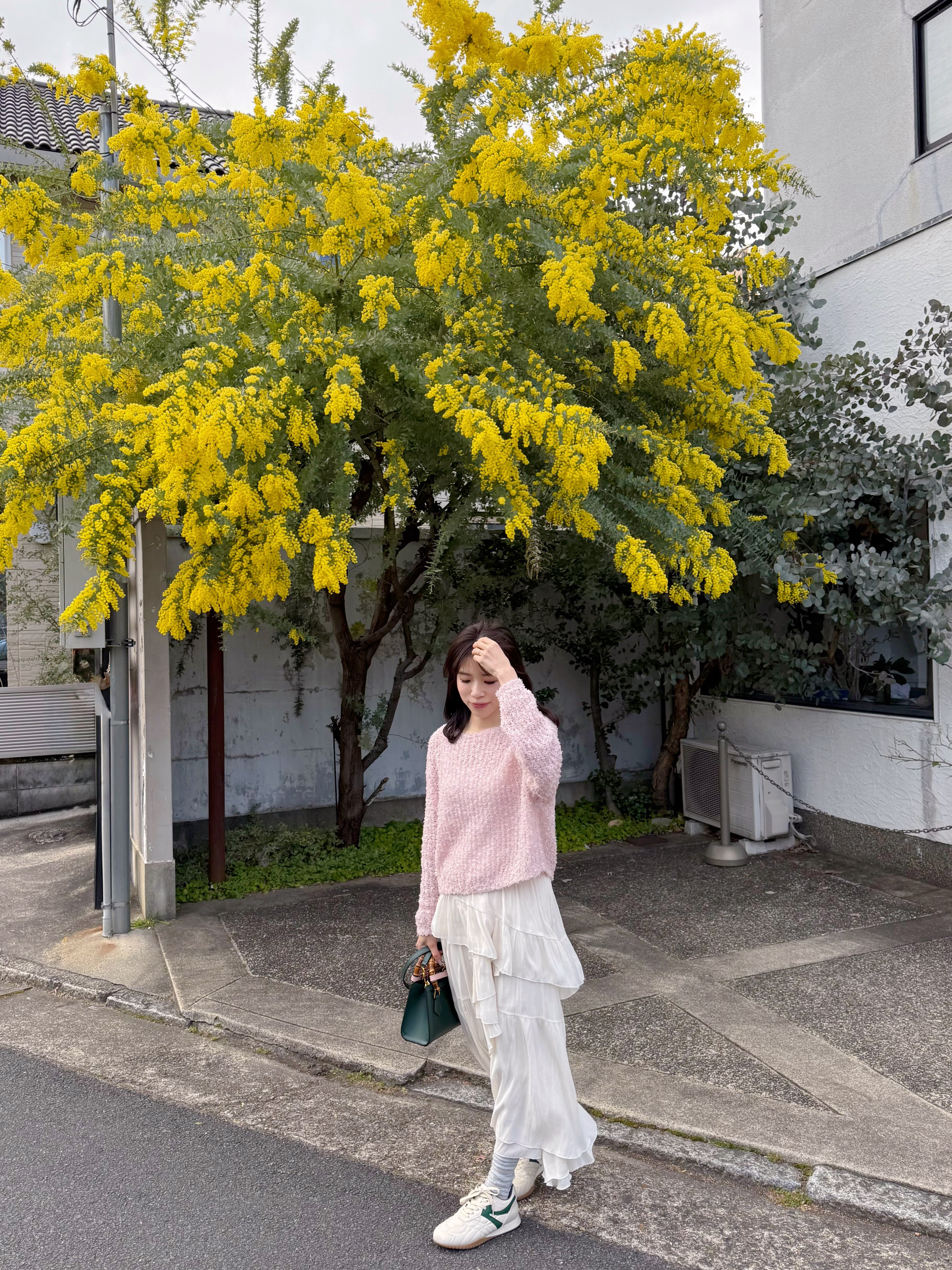 4色•寬領薄款糖果色上衣