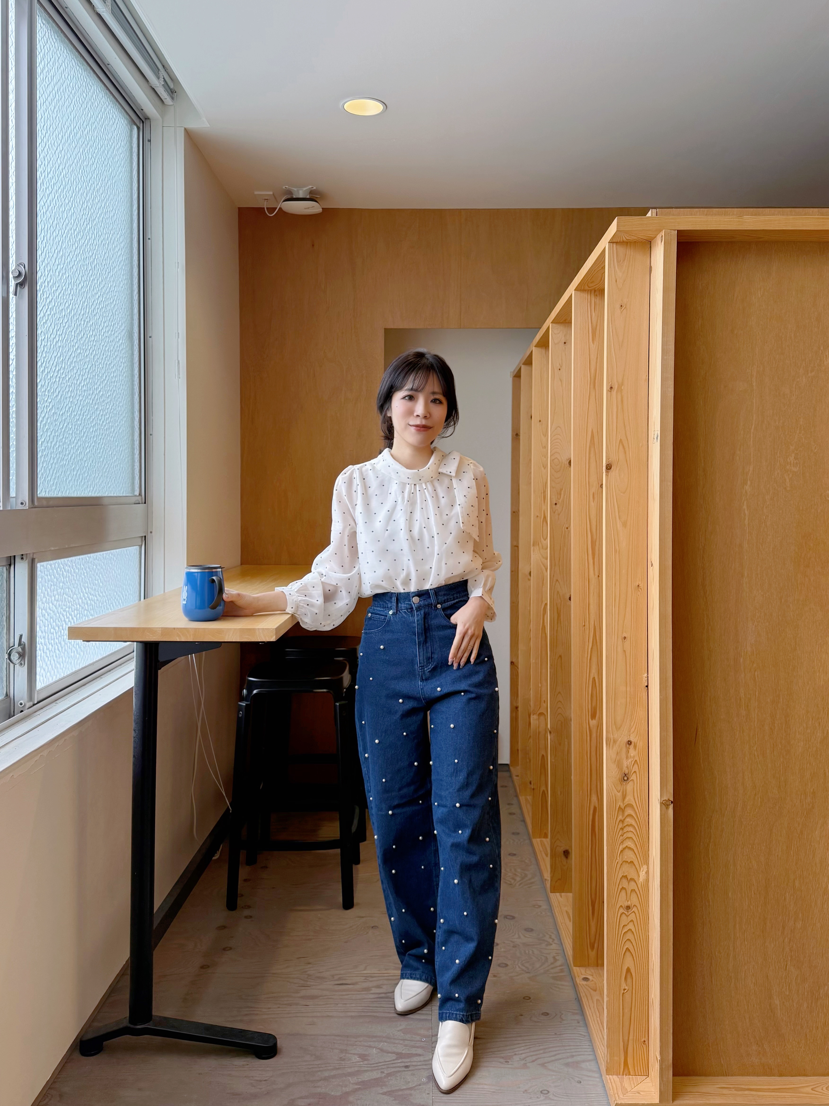 光澤面側蝴蝶結領上衣