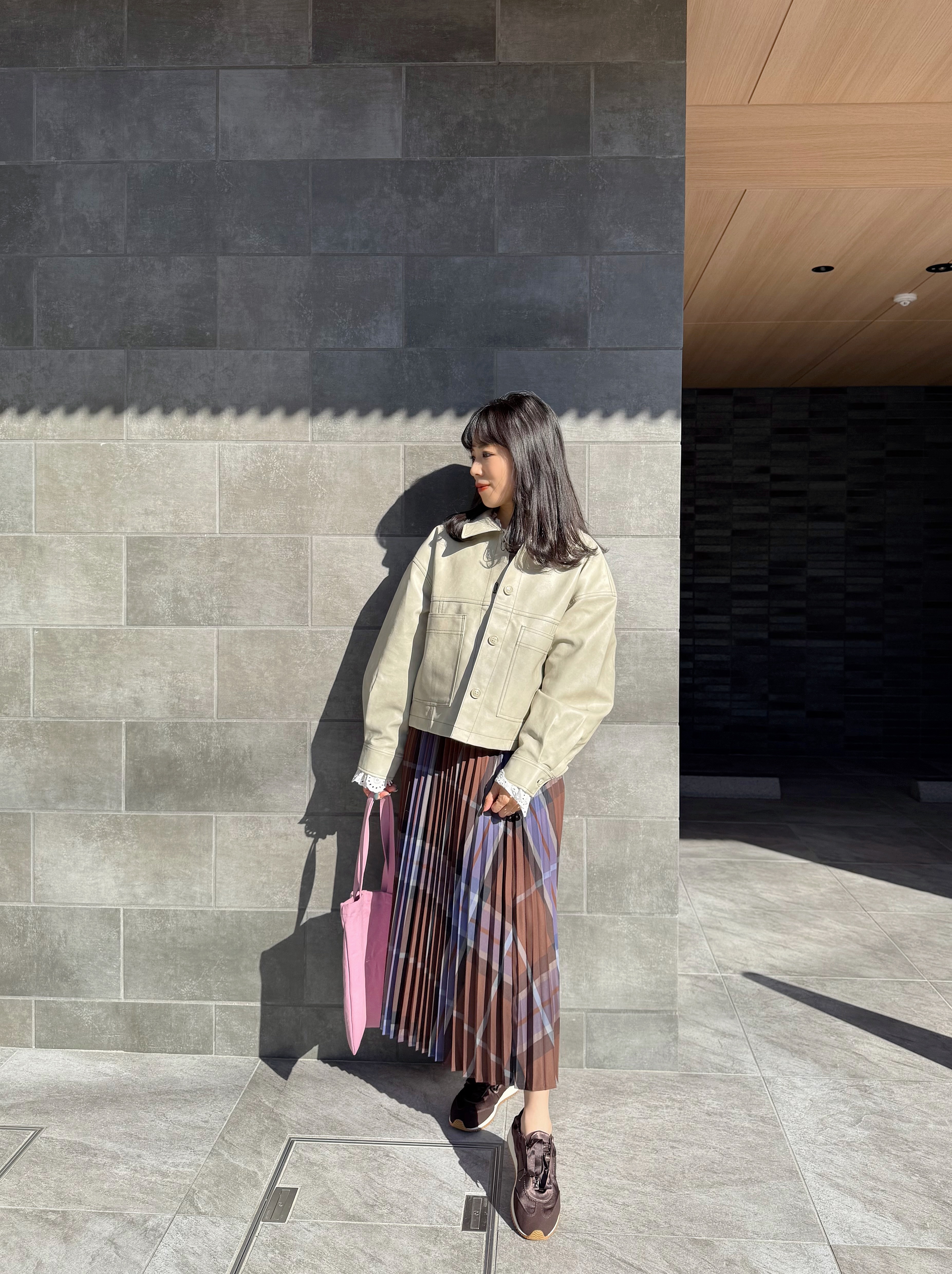 4色•仿皮車線短款外套