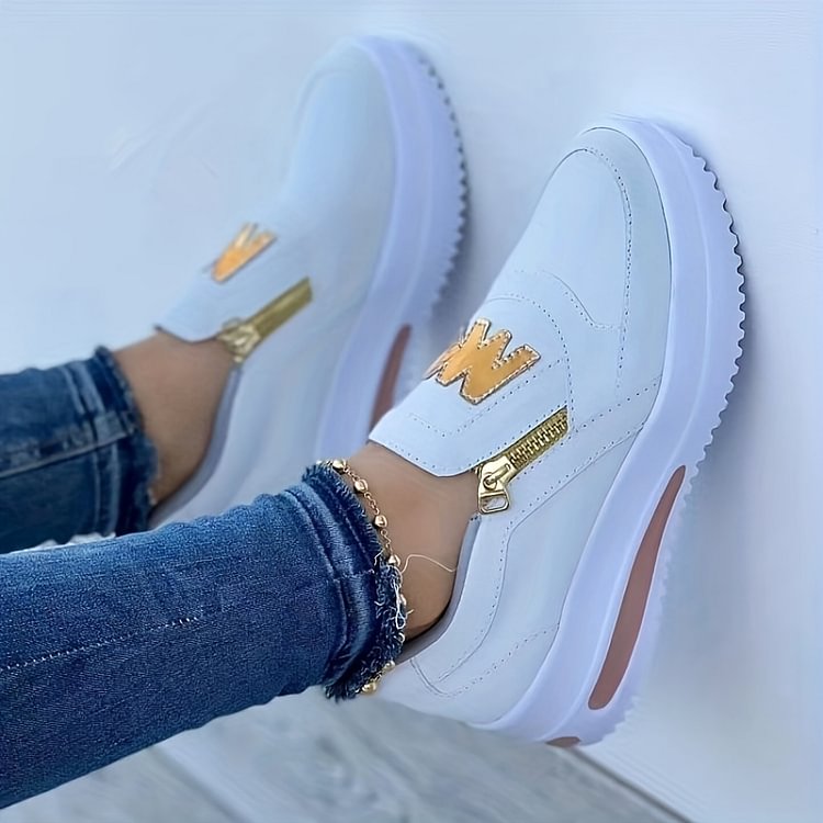 Orthopedic sneakers with a relaxed platform to attract women