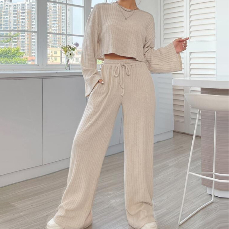 بدلة متماسكة للسيدات