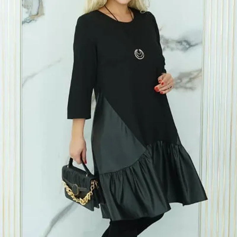 فستان نسائي برقبة دائرية وحاشية مطوية