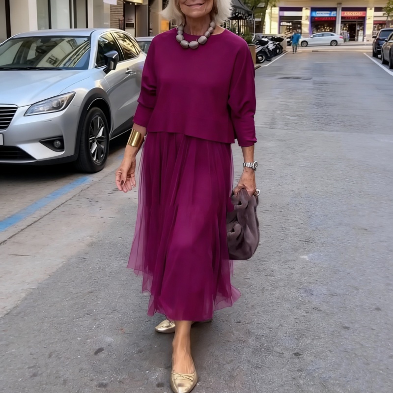 طقم من قطعتين من بلوزات نسائية بأكمام طويلة وفستان بلا أكمام