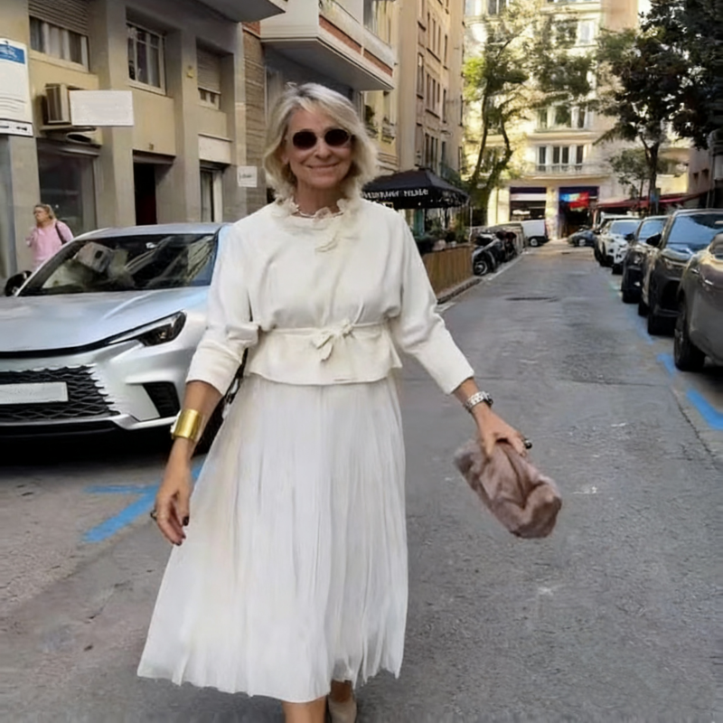 طقم من قطعتين من بلوزات نسائية بأكمام طويلة وفستان بلا أكمام