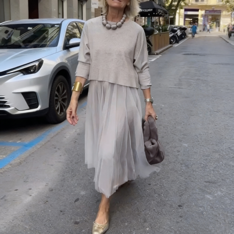 طقم من قطعتين من بلوزات نسائية بأكمام طويلة وفستان بلا أكمام