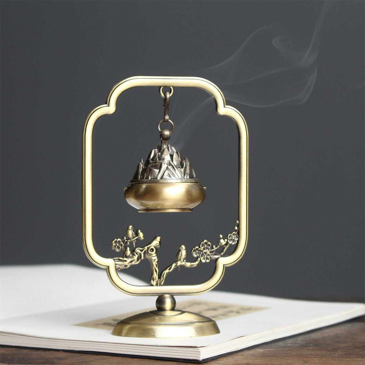 مبخرة الحظ الميمون (مبخرة خشب الصندل المجانية)