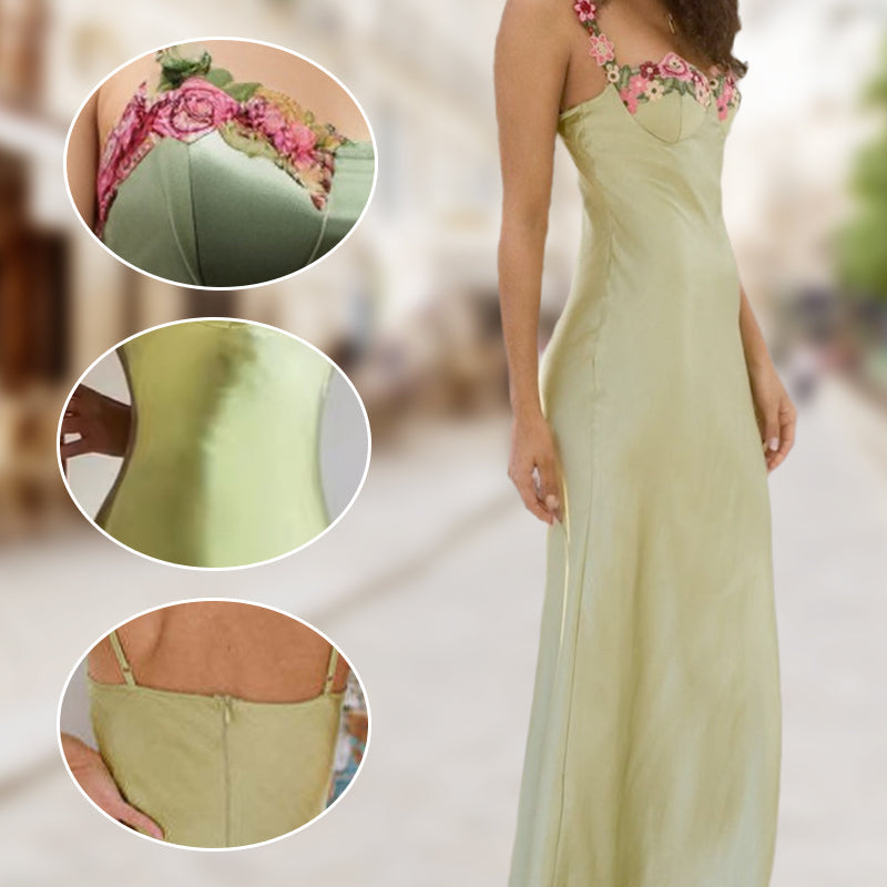 🌸عرض خاص جديد ✨🌸 فستان ساتان ضيق بحمالات رفيعة مزين بالورود 💃 | تصميم أنيق وجذاب ✨👗