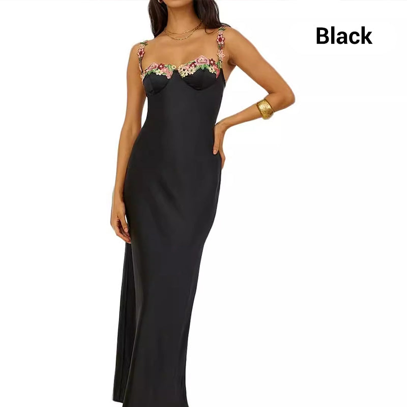 🌸عرض خاص جديد ✨🌸 فستان ساتان ضيق بحمالات رفيعة مزين بالورود 💃 | تصميم أنيق وجذاب ✨👗