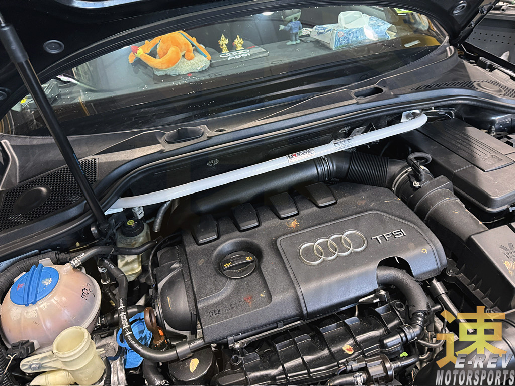 Audi A3 Typ 8P / S3 8P / Volkswagen EOS / Golf MK5 / MK6 / Jetta A5 / A6 / Sagitar A5 / Skoda Octavia Typ 1Z / Yeti Typ 5L Front Bar 2PT