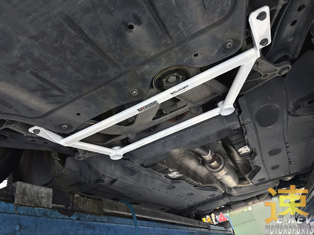 Audi A3 Typ 8V / RS3 8V / Volkswagen Passat B8 / Seat Ateca KH7 / Skoda Karoq NU7 Front Lower Arm Bar 4PT