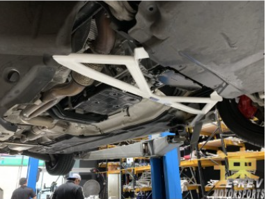 Mercedes-Benz C205 / C238 / S205 / W205 / W213 Front Lower Arm Bar 4PT