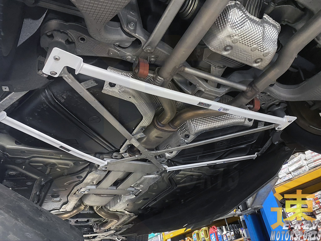Porsche Panamera 970 Rear Lower Arm Bar 2PT