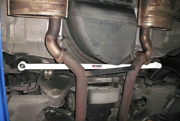 BMW E39 M5 Rear Lower Arm Bar 2PT 