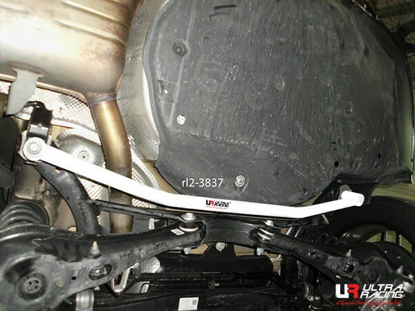 Volkswagen Passat B8 Rear Lower Arm Bar 2PT