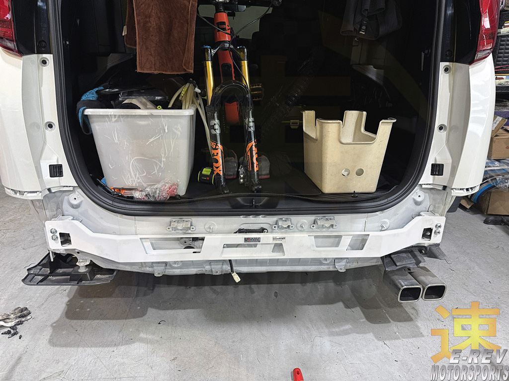 Toyota Alphard AH30 Rear Anti Collision Bar