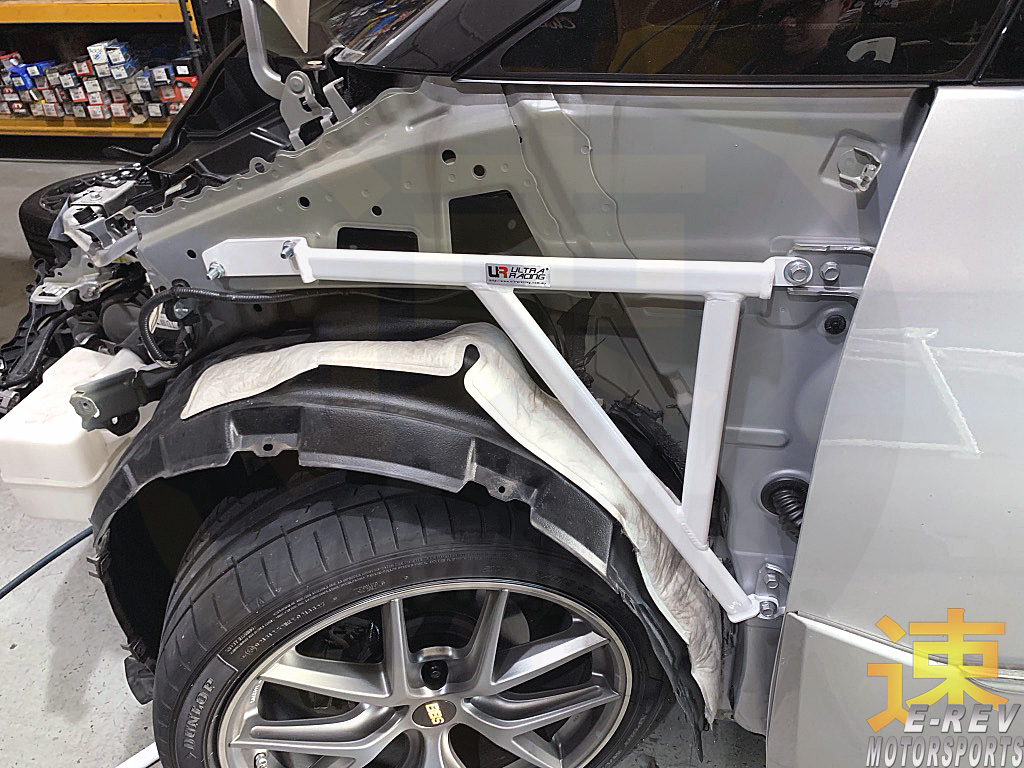 Toyota Estima Fender Bar