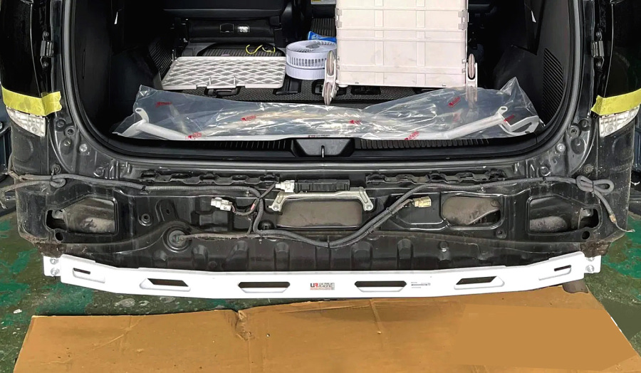 Toyota Estima ACR50 / Previa XR50 Rear Anti Collision Bar 2PT