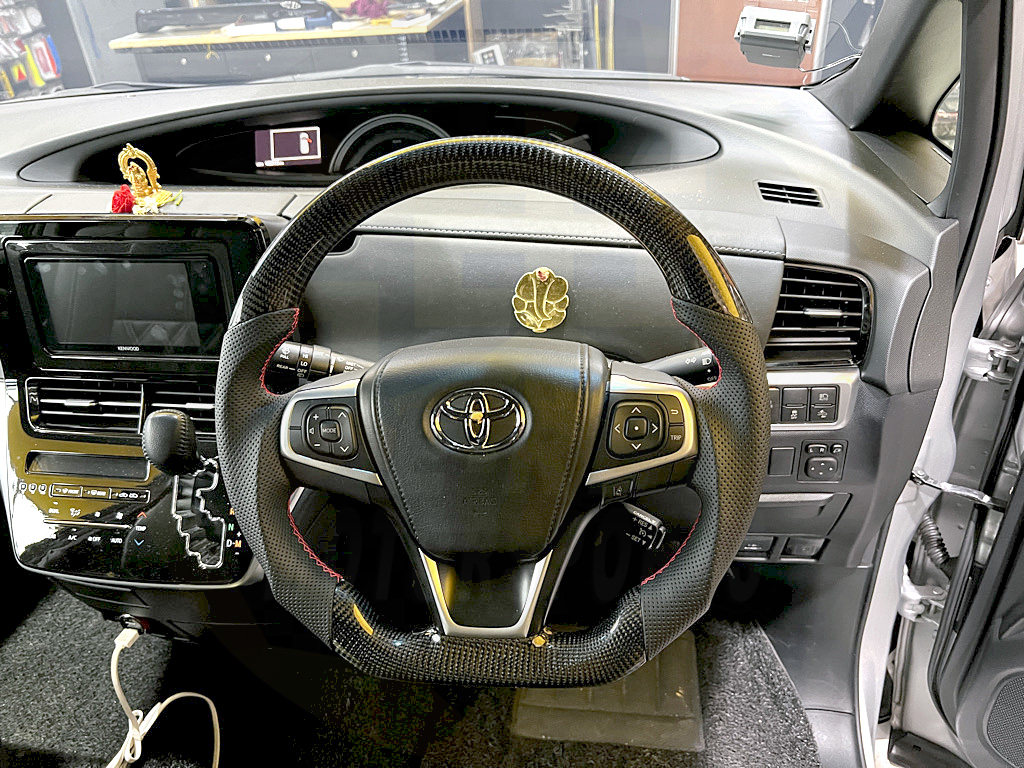 Toyota Estima/ Previa ACR50 (2017-2019) Carbon fibre Steering Wheel