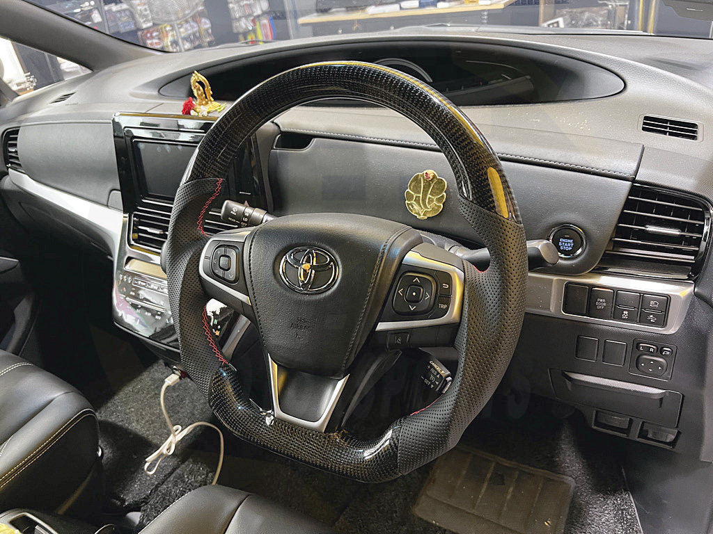 Toyota Estima/ Previa ACR50 (2017-2019) Carbon fibre Steering Wheel