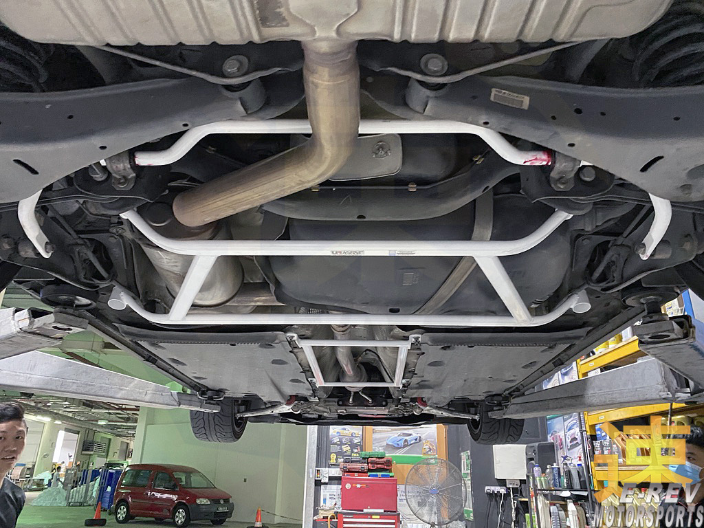 Volkswagen Bettle A5 / Golf MK5 / MK6 / Jetta A6 / Magotan B7 / Passat B6 / B7 / CC / Sagitar A5 / Scirocco / Audi A3 Typ 8P / Q3 Typ 8U / TT 8J Rear Anti Roll Bar 23MM